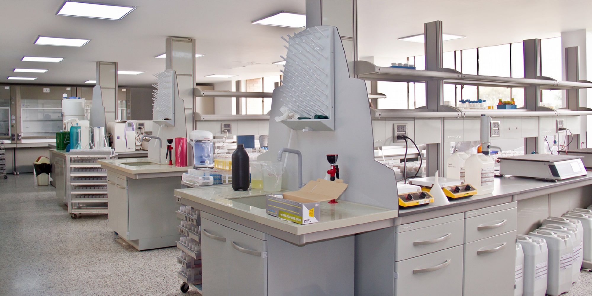 Rehabilitació per a implantació de laboratoris de CORPOICA a Bogotà
